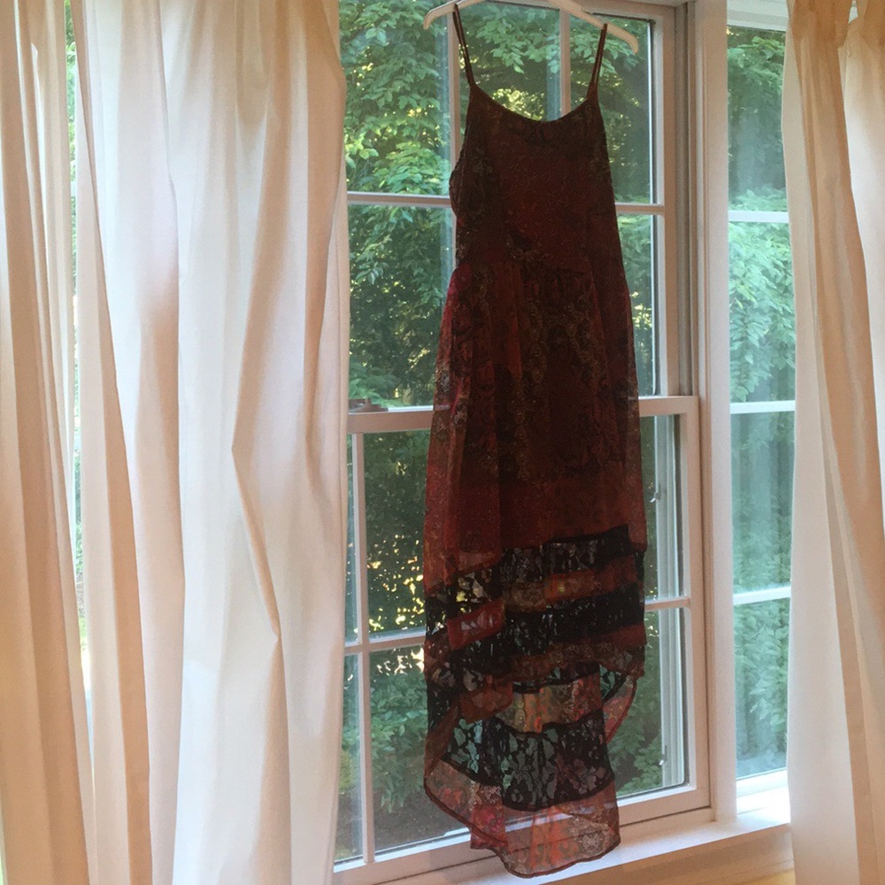 Gorgeous dress with intricate boho pattern & lace